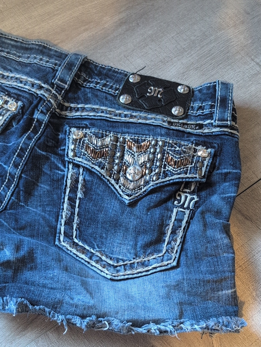 Miss Me 31 CUTEST Distressed Blue Embellished DENIM SHORTS 🩳